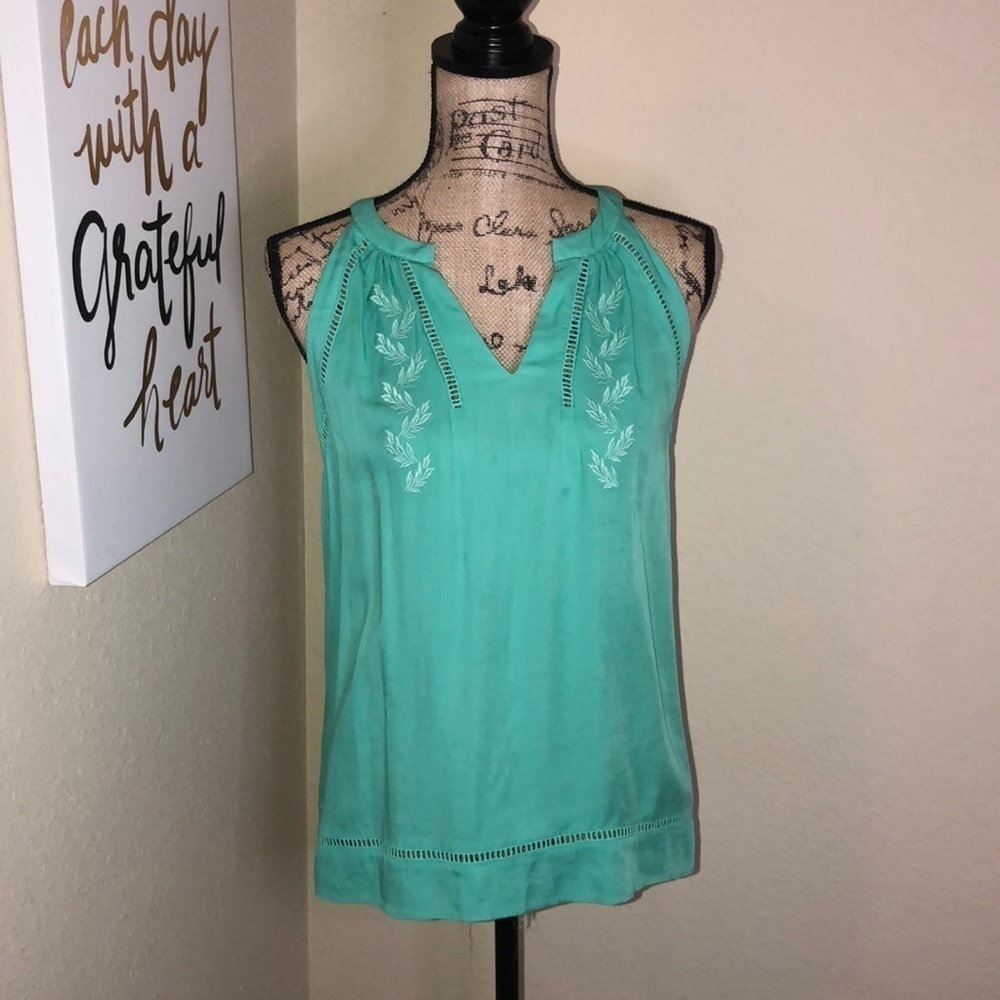 Gianni Bini Aqua Colored Razorback Tank Top with Crochet Design Size Extra Small